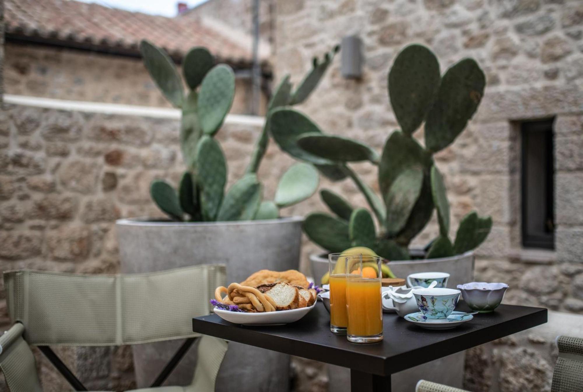 Korona Boutique Hotel Oitilon Ngoại thất bức ảnh